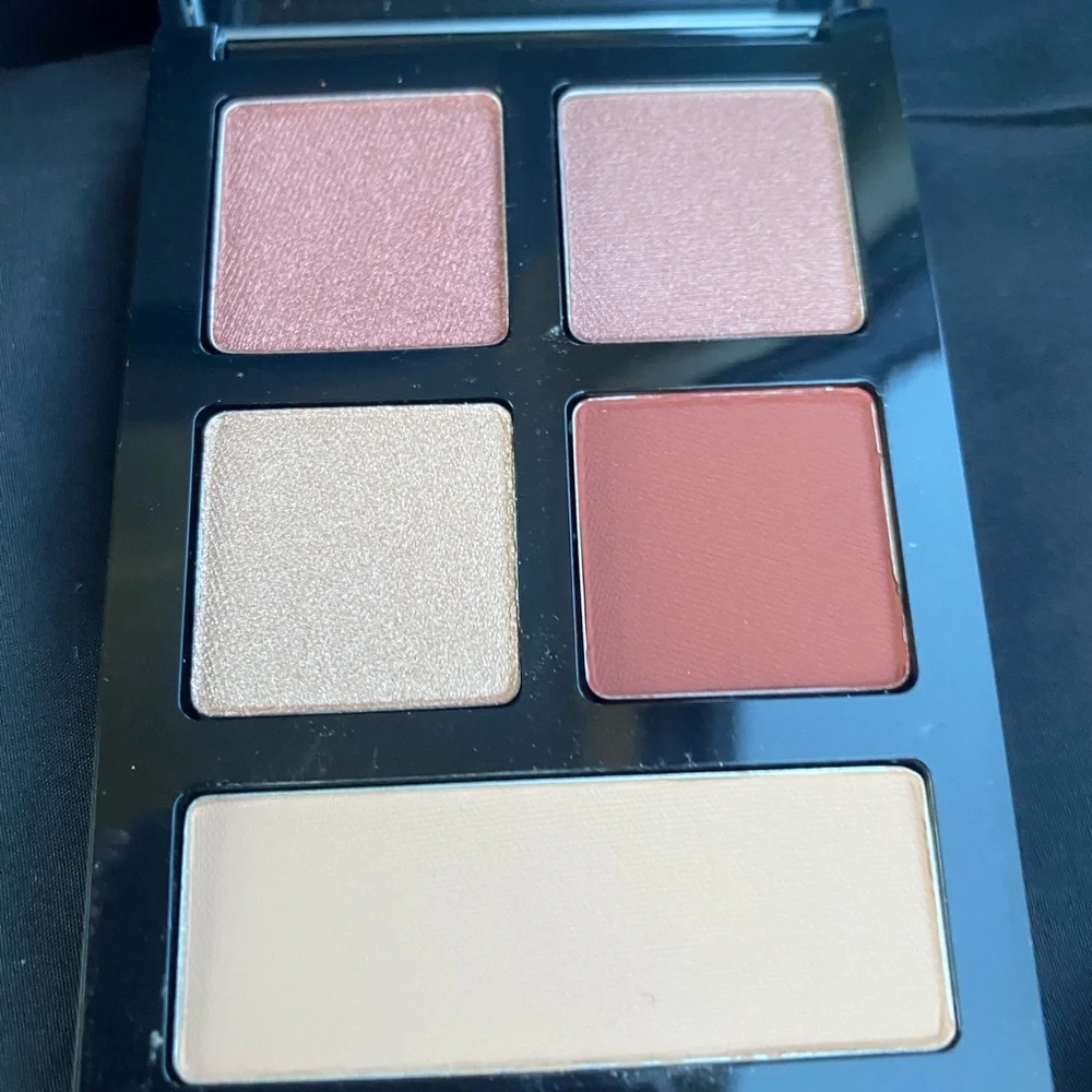 New Bobbi Brown Multicolor Eye Shadow Palette - Picture 4 of 5